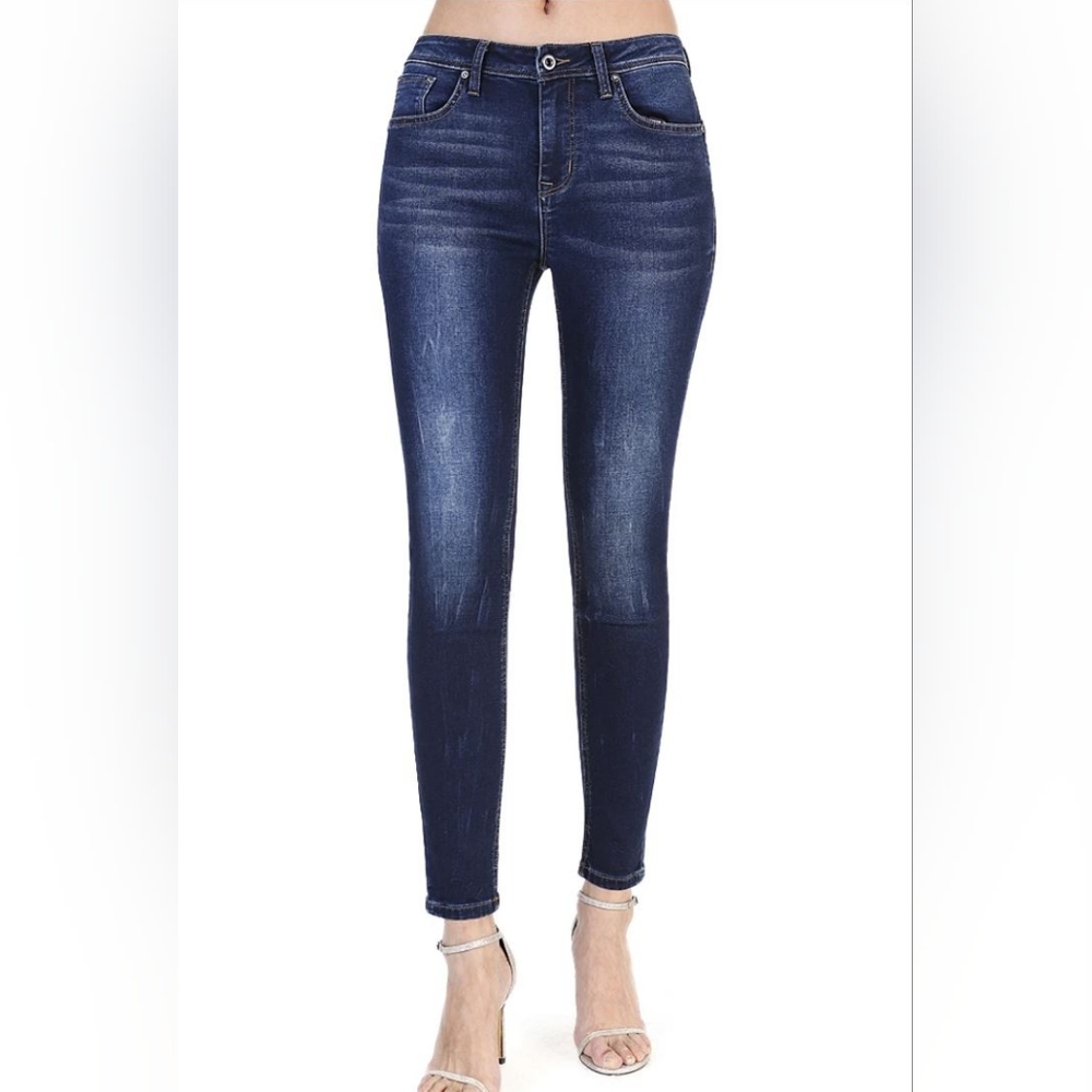 Grace in LA jeans Junior's  size 27 Easy Fit mid-rise skinny